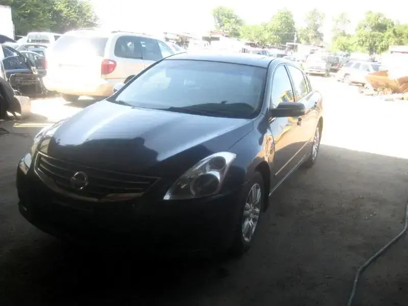 2010 Nissan Altima Base's photo