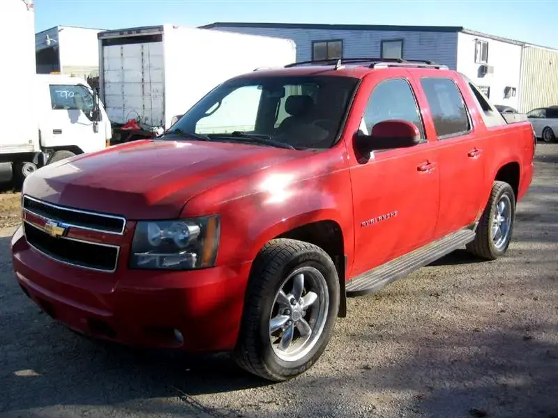 2011 Chevrolet Avalanche LT's photo