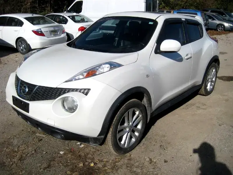 2013 Nissan JUKE SL's photo