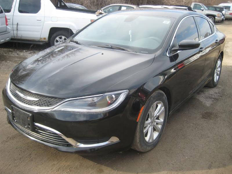 2015 Chrysler 200 Limited's photo